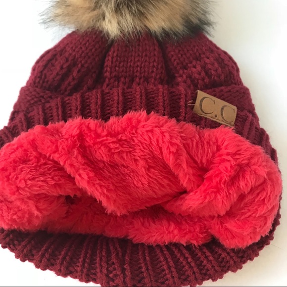 🚫Sold🚫C.C Burgundy Cable Knit Beanie Fur Pom Pom - Picture 3 of 4
